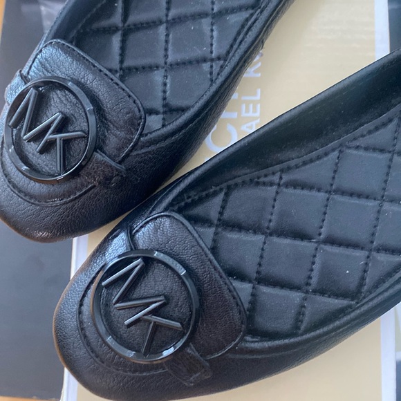 Black Leather Michael Kors ballerina flats size 5 - Picture 1 of 3